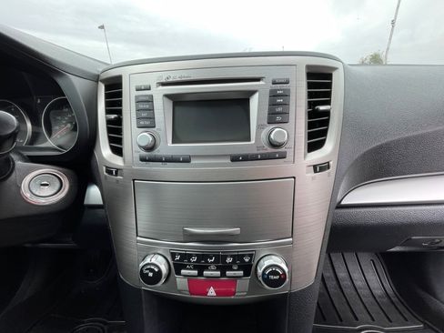 Used 2014 Subaru Outback 2.5i Premium AWD/4WD image 16