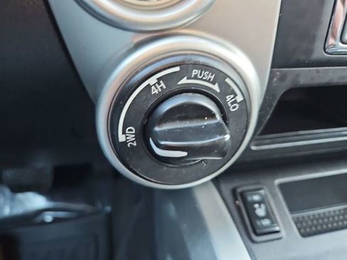 Used 2021 Nissan Titan SV w/ SV Convenience Package image 33