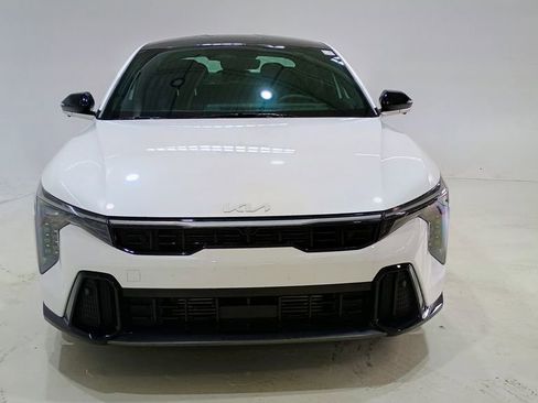 Used 2025 Kia K4 GT-Line Turbo image 2