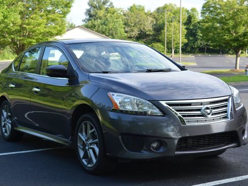 Used 2013 Nissan Sentra SR FWD image 3