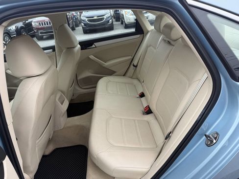 Used 2012 Volkswagen Passat 2.5 SE FWD image 8