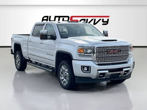 Used 2018 GMC Sierra 2500 Denali w/ Duramax Plus Package AWD/4WD image 1