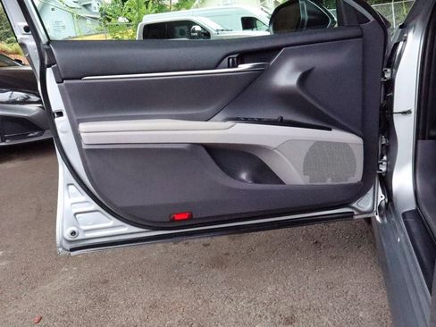 Used 2020 Toyota Camry LE FWD image 53