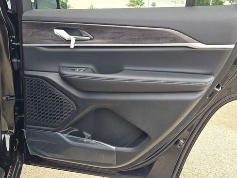 New 2025 Jeep Grand Cherokee L Limited w/ Black Appearance Package image 13