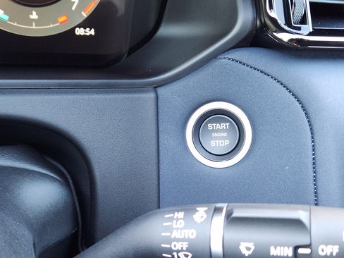 New 2026 Land Rover Range Rover Velar Dynamic SE image 20