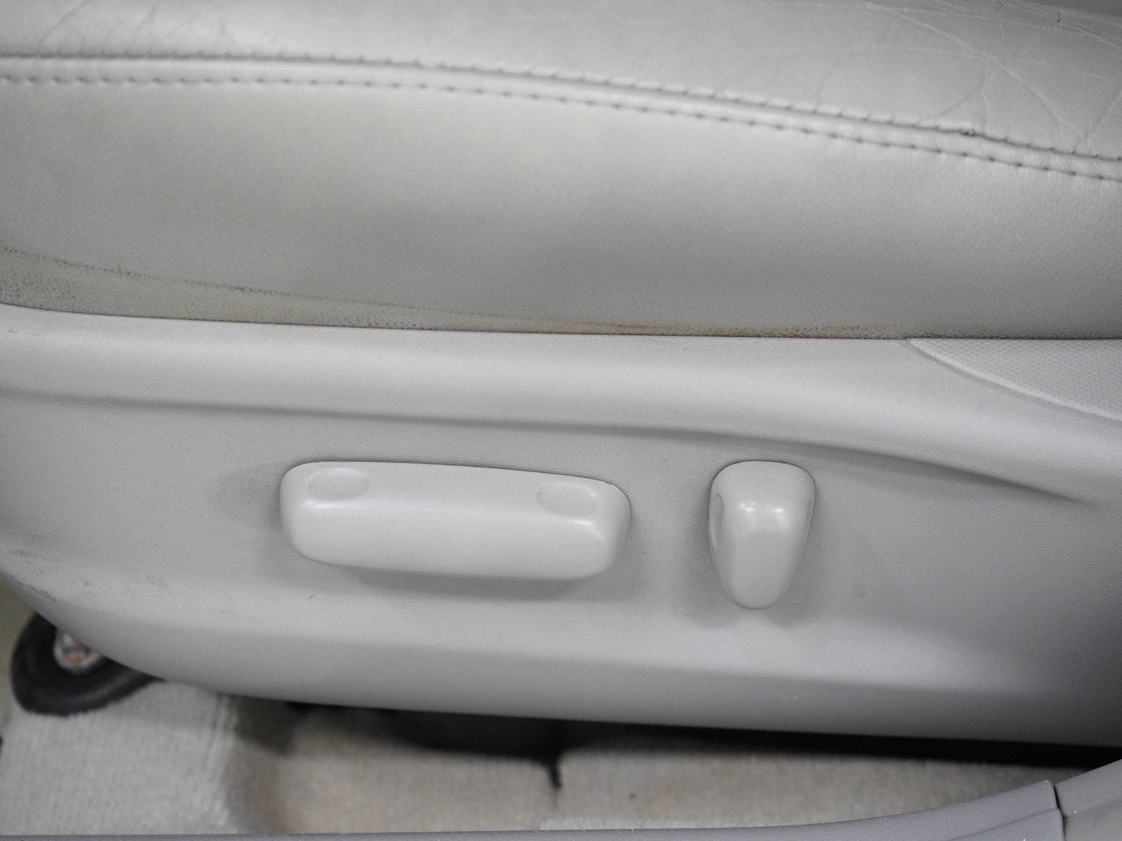 Used 2011 Toyota Camry XLE w/ XLE Extra-Value Pkg #1 FWD image 22