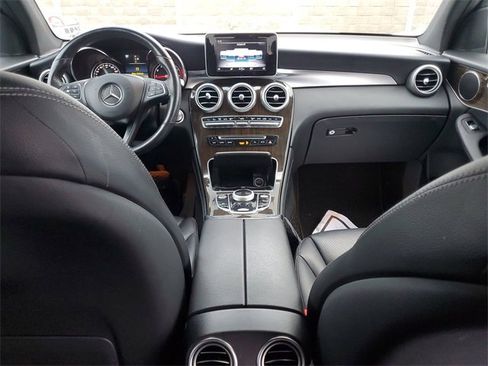 Used 2018 Mercedes-Benz GLC 300 4MATIC image 19