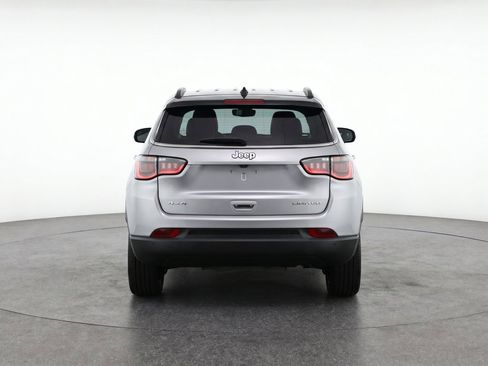 Used 2025 Jeep Compass Limited AWD/4WD image 7