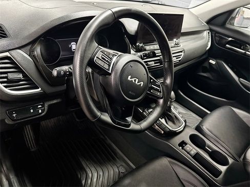 Used 2023 Kia Seltos SX image 16