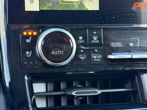 Used 2023 Toyota Highlander Platinum image 23