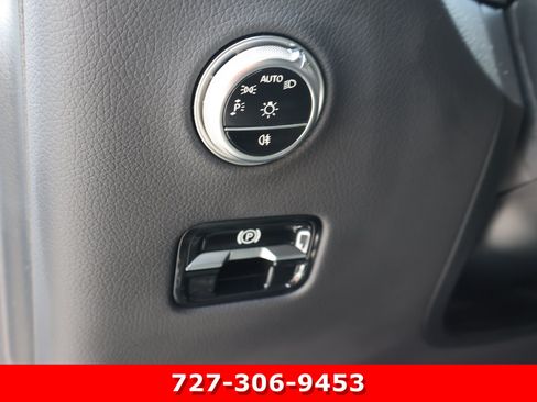 Used 2025 Mercedes-Benz GLC 300 image 24