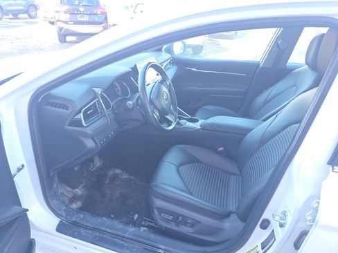 Used 2024 Toyota Camry SE image 13