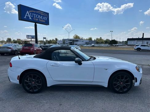 Used 2018 FIAT 124 Spider Abarth w/ Convenience Group RWD image 9
