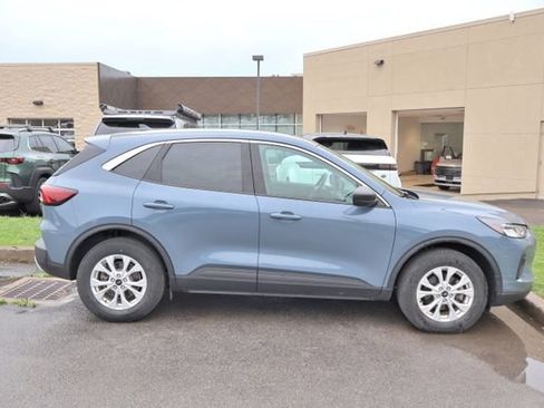 Used 2023 Ford Escape Active AWD/4WD image 5