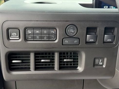Used 2024 Chevrolet Brightdrop 600 w/ Commercial Equipment Package AWD/4WD image 26