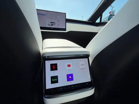Used 2026 Tesla Model S AWD/4WD image 7