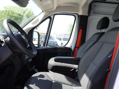 Used 2025 RAM ProMaster 2500 w/ Convenience Group FWD image 15