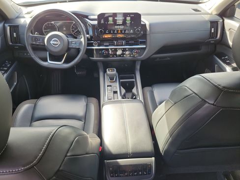 Certified 2024 Nissan Pathfinder SL w/ SL Premium Package FWD image 14