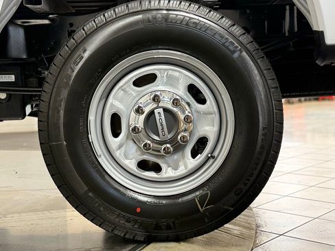 New 2026 Ford F250 XL w/ XL Chrome Package AWD/4WD image 18