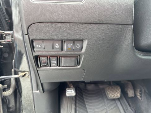 Used 2019 Nissan Armada Platinum w/ Captain's Chairs Package RWD image 28