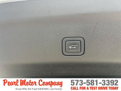 Certified 2023 Chevrolet Tahoe High Country AWD/4WD image 28