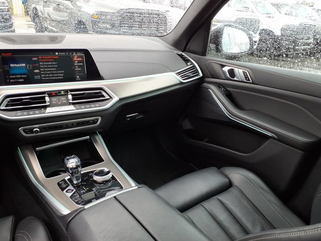 Used 2022 BMW X5 xDrive40i w/ M Sport Package AWD/4WD image 15