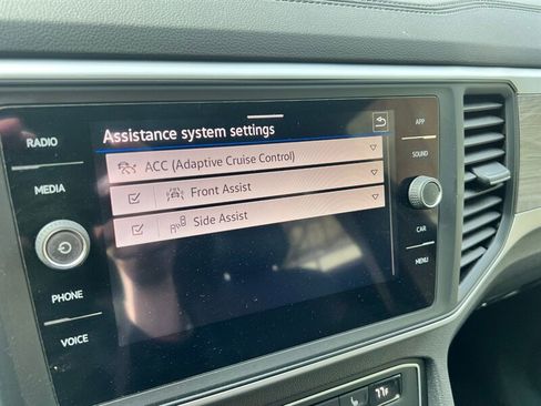 Used 2021 Volkswagen Atlas Cross Sport SE w/ Panoramic Sunroof Package image 42