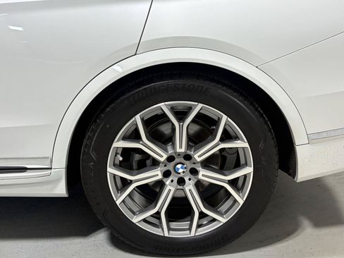 Used 2023 BMW X7 xDrive40i w/ Executive Package AWD/4WD image 41