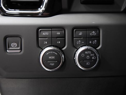 New 2025 GMC Sierra 2500 Denali w/ Denali Reserve Package image 34