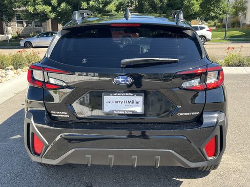 Used 2025 Subaru Crosstrek 2.5i Premium AWD/4WD image 5
