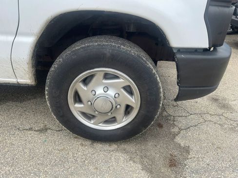 Used 2010 Ford E-150 and Econoline 150 Extended image 20