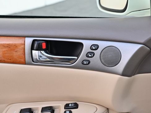 Used 2005 Lexus ES 330 image 25