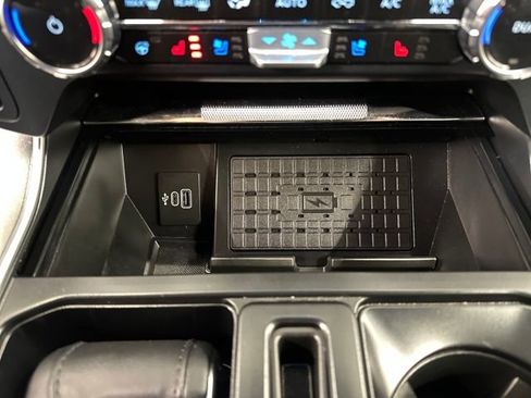 Certified 2025 Ford F150 Platinum w/ FX4 Off-Road Package image 44