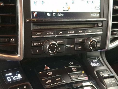 Used 2014 Porsche Cayenne AWD/4WD image 14
