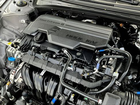 Used 2025 Hyundai Elantra Sport image 32