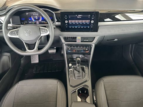New 2026 Volkswagen Taos SE FWD image 13