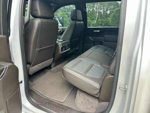 Used 2022 GMC Sierra 3500 Denali w/ Denali Ultimate Package AWD/4WD image 19