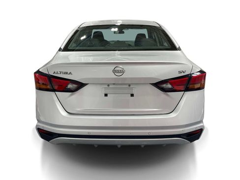 Used 2024 Nissan Altima 2.5 SV FWD image 3