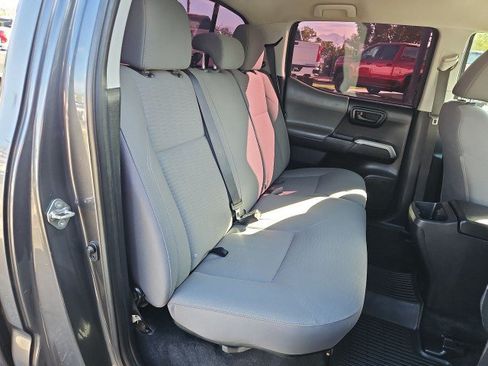 Used 2019 Toyota Tacoma SR5 RWD image 25