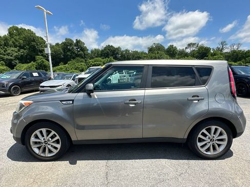 Used 2019 Kia Soul + FWD image 4