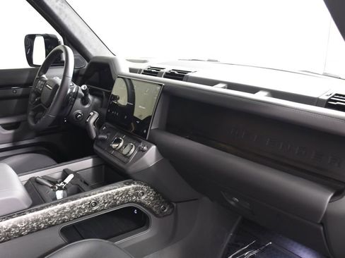 Used 2026 Land Rover Defender 110 OCTA AWD/4WD image 19
