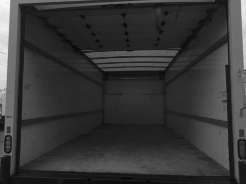 Used 2022 Ford E-350 and Econoline 350 Super Duty RWD image 23