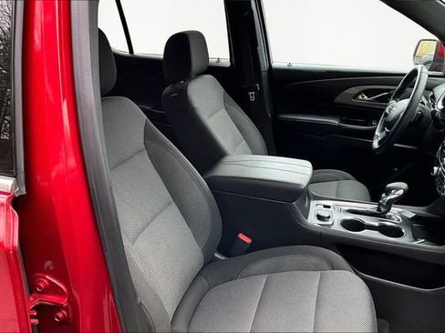 Used 2023 Chevrolet Traverse LT image 21