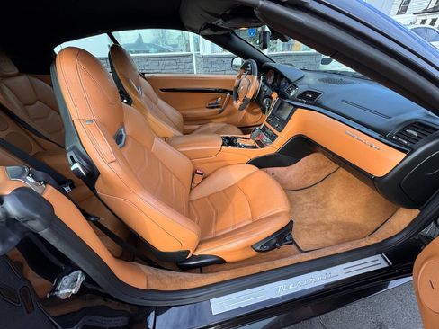 Used 2016 Maserati GranTurismo Sport image 15