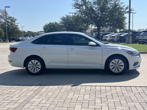 Used 2019 Volkswagen Jetta FWD image 10