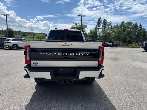 Certified 2025 Ford F250 Platinum w/ FX4 Off-Road Package AWD/4WD image 5