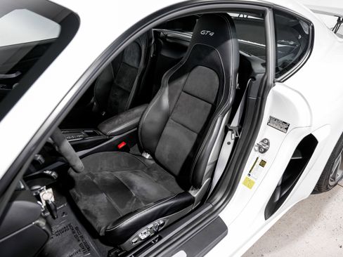 Used 2020 Porsche 718 Cayman GT4 image 20