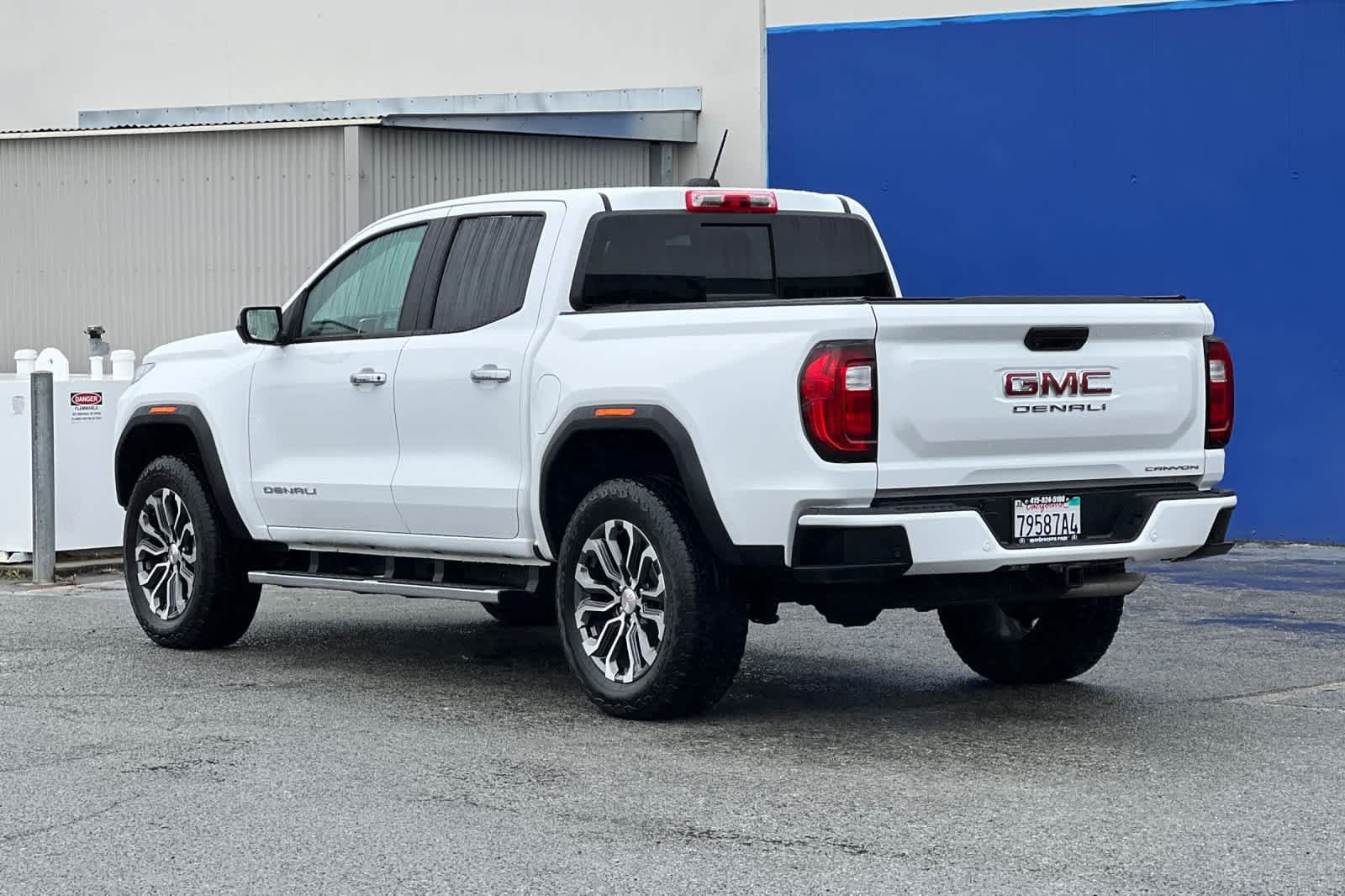 Used 2024 GMC Canyon Denali AWD/4WD image 8