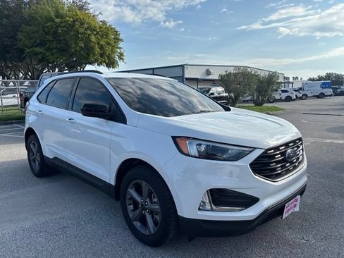 Used 2023 Ford Edge SEL w/ Sport Appearance Package AWD/4WD image 3