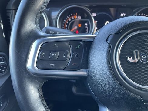 Used 2022 Jeep Wrangler Unlimited Sahara image 11